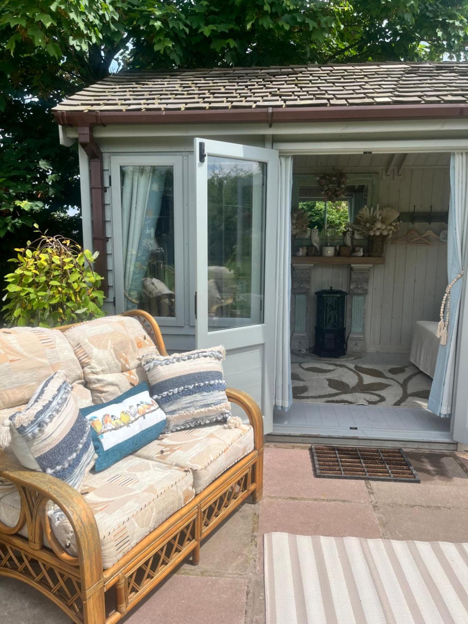 Birds And The Bees Summer House Endon Exterior photo
